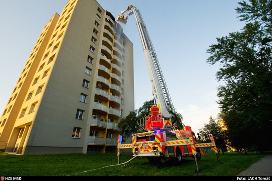 „Nejedná se o žádné etnikum“ aneb Kdo, kdy a jak by měl informovat o obětech trestných činů