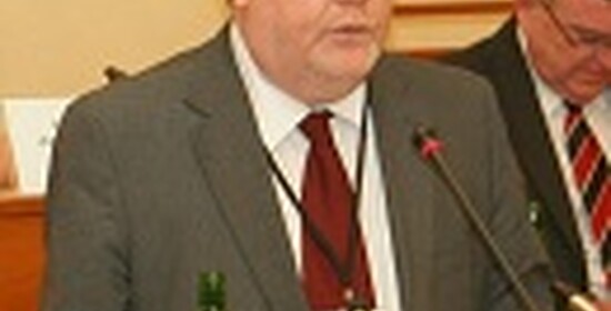 Dopady migrace na pracovní trh. Rozhovor s Eamonnem Davernem