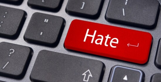 Jak se kalil hejt. Náměstí nenávisti ve společnosti nerovnosti