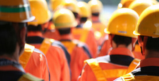 What labour experiences and common struggles migrant and local workers share across European countries? Recommendations for policymakers and practitioners